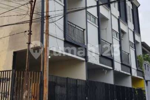 4 bedrooms House in Cengkareng, Jakarta, Indonesia No. 13656 2
