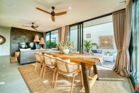 4 bedrooms Villa in Canggu, Badung, Indonesia No. 11381 2