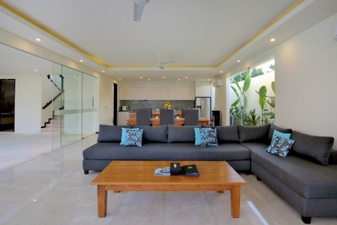 3 bedrooms Villa in Seminyak, Badung, Indonesia No. 1071 4