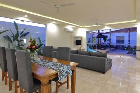 3 bedrooms Villa in Seminyak, Badung, Indonesia No. 1071 3