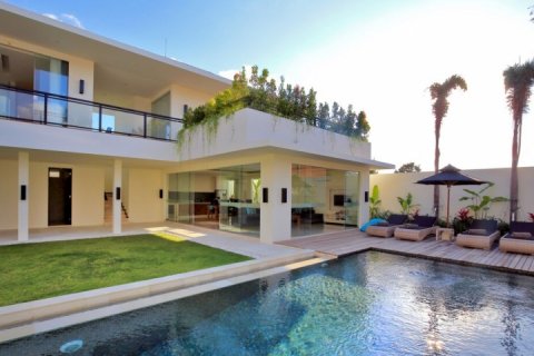 Вилла с 3 спальнями в Seminyak, Бадунг, Индонезия № 1071