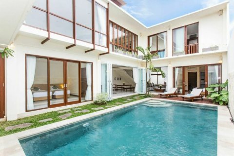 4 bedrooms Villa in Seminyak, Badung, Indonesia No. 1067