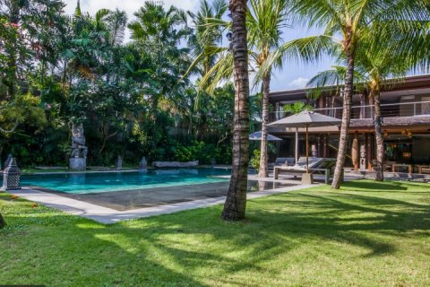 6 bedrooms Villa in Seminyak, Badung, Indonesia No. 733