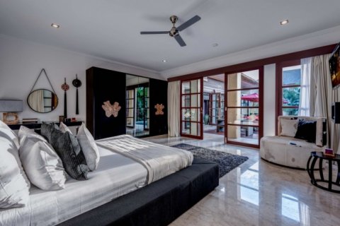 Вилла с 5 спальнями в Seminyak, Бадунг, Индонезия № 729 26