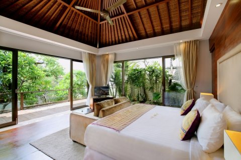 6 bedrooms Villa in South Kuta, Badung, Indonesia No. 649 13