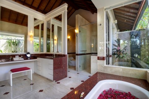6 bedrooms Villa in South Kuta, Badung, Indonesia No. 649 24