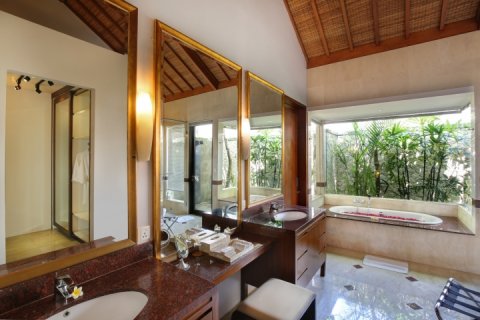 6 bedrooms Villa in South Kuta, Badung, Indonesia No. 649 18