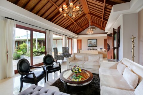 6 bedrooms Villa in South Kuta, Badung, Indonesia No. 649 10