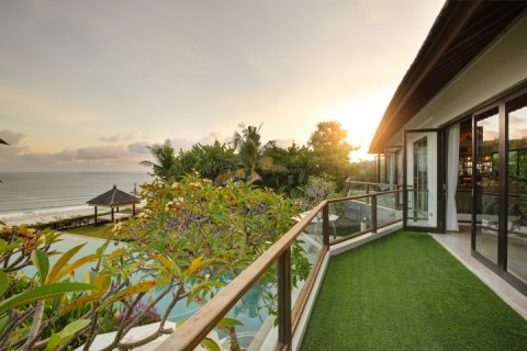 6 bedrooms Villa in South Kuta, Badung, Indonesia No. 649 4