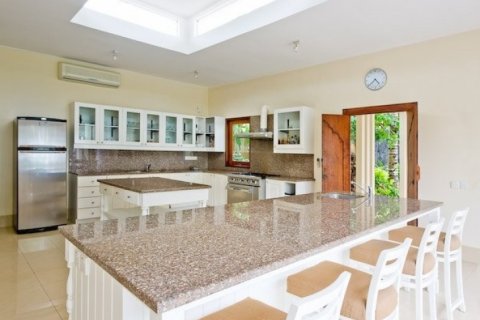5 bedrooms Villa in Canggu, Badung, Indonesia No. 651 19