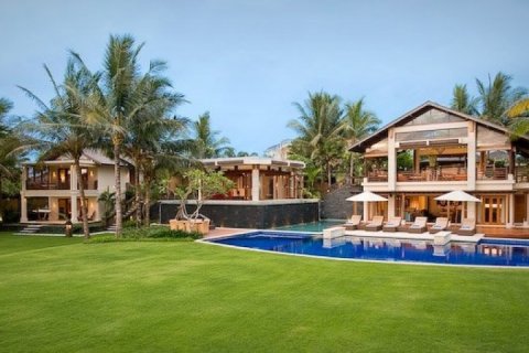 5 bedrooms Villa in Canggu, Badung, Indonesia No. 651 13