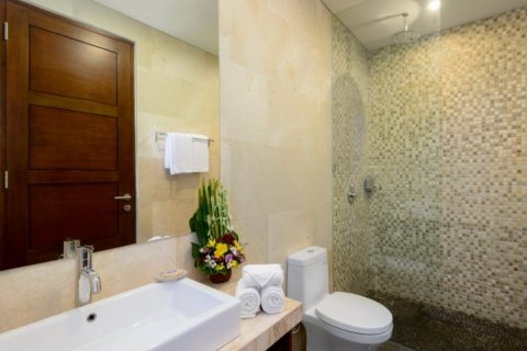 Вилла с 4 спальнями в Легиан, Kuta, Бадунг, Индонезия № 1266 12