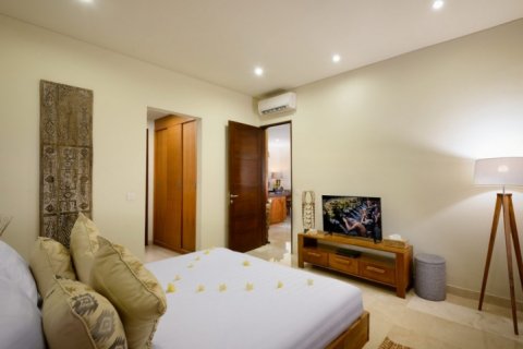 Вилла с 4 спальнями в Легиан, Kuta, Бадунг, Индонезия № 1266 13