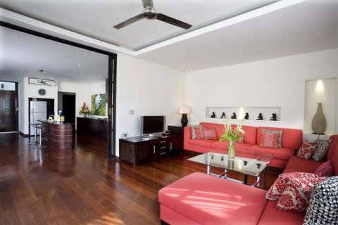 5 bedrooms Villa in Jimbaran, Badung, Indonesia No. 1260 3