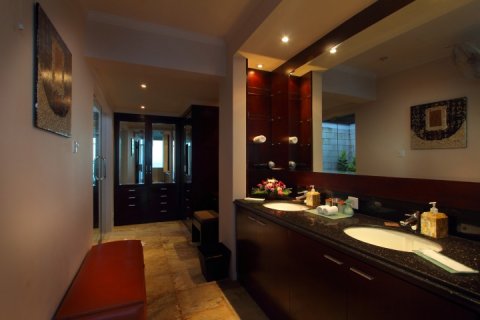 3 bedrooms Villa in Nusa Dua, Badung, Indonesia No. 816 24