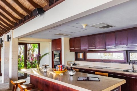 6 bedrooms Villa in South Kuta, Badung, Indonesia No. 818 12