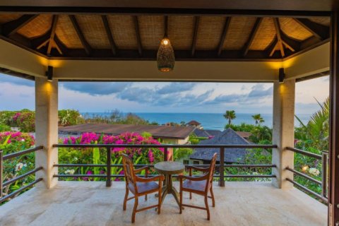 6 bedrooms Villa in South Kuta, Badung, Indonesia No. 818 23