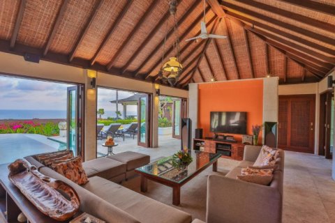 6 bedrooms Villa in South Kuta, Badung, Indonesia No. 818 14