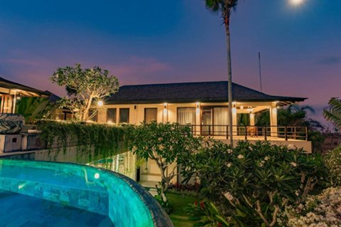 6 bedrooms Villa in South Kuta, Badung, Indonesia No. 818 10