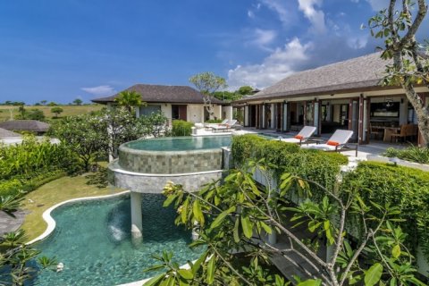 6 bedrooms Villa in South Kuta, Badung, Indonesia No. 818