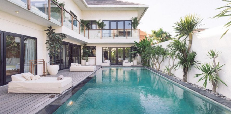 5 bedrooms Villa in Canggu, Badung, Indonesia No. 11508