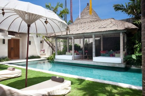 3 bedrooms Villa in Seminyak, Badung, Indonesia No. 795 2