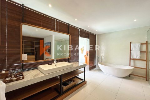 3 bedrooms Villa in Seminyak, Badung, Indonesia No. 12372 8