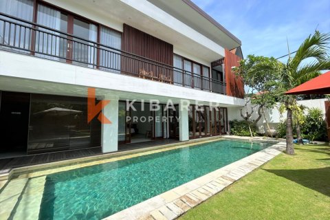 3 bedrooms Villa in Seminyak, Badung, Indonesia No. 12372