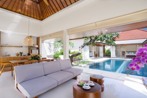 3 bedrooms Villa in Seminyak, Badung, Indonesia No. 7576 2