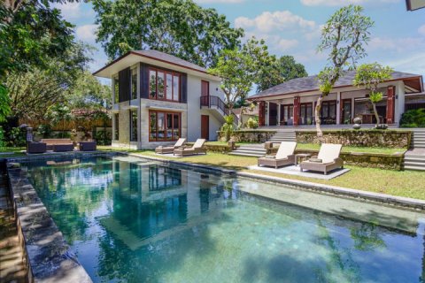 Вилла с 4 спальнями в Canggu, Бадунг, Индонезия № 7572 1