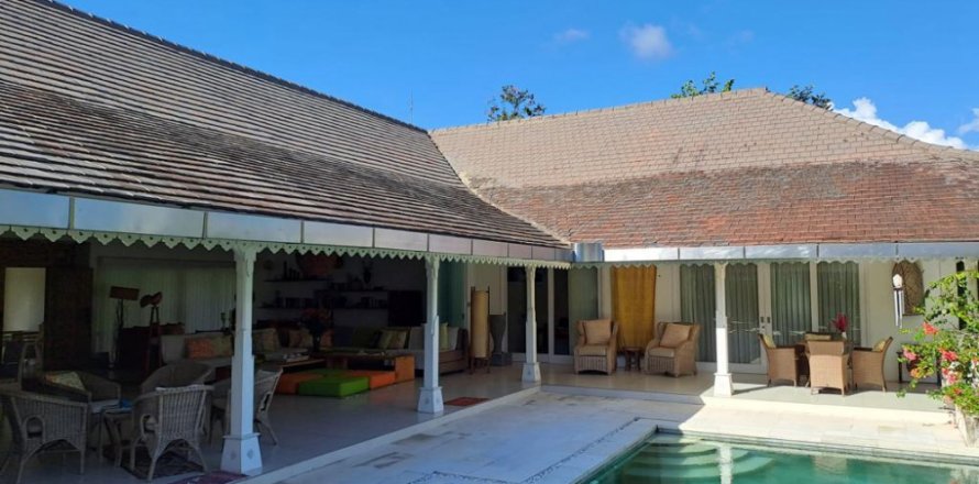 5 bedrooms Villa in Tumbak Bayuh, Mengwi, Badung, Indonesia No. 11434