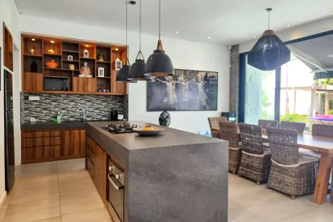 4 bedrooms Villa in Tibubeneng, Badung, Indonesia No. 10429 13