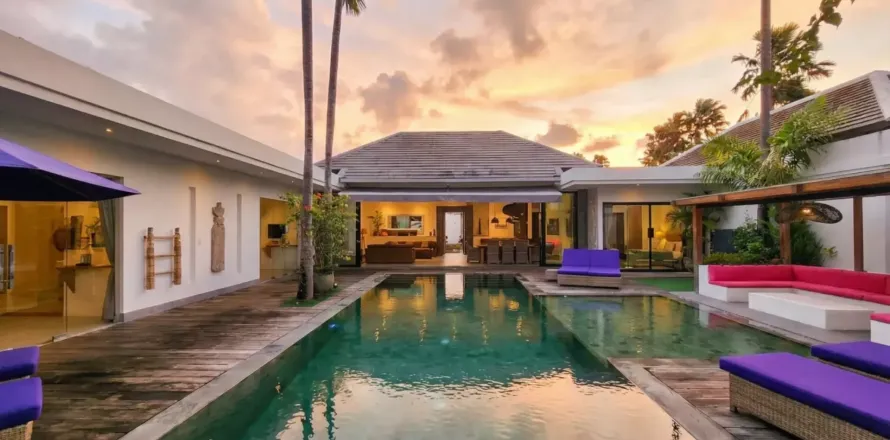 4 bedrooms Villa in Tibubeneng, Badung, Indonesia No. 10429