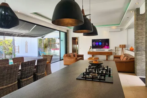 4 bedrooms Villa in Tibubeneng, Badung, Indonesia No. 10429 12