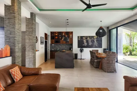 4 bedrooms Villa in Tibubeneng, Badung, Indonesia No. 10429 14
