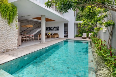 2 bedrooms Villa in Seminyak, Badung, Indonesia No. 1577