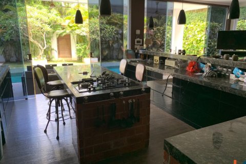 3 bedrooms Villa in Tibubeneng, Badung, Indonesia No. 11644 10