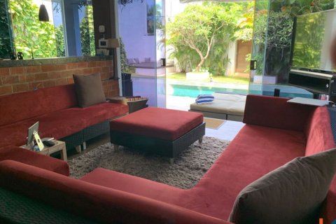 3 bedrooms Villa in Tibubeneng, Badung, Indonesia No. 11644 6