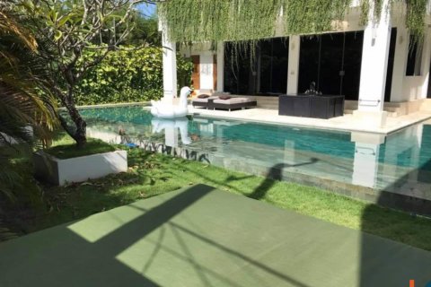 3 bedrooms Villa in Tibubeneng, Badung, Indonesia No. 11644 26