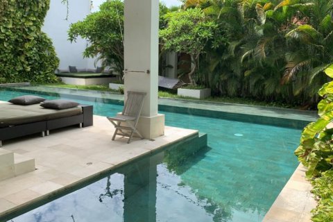 3 bedrooms Villa in Tibubeneng, Badung, Indonesia No. 11644 27