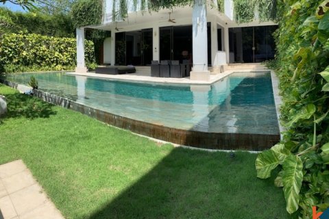 3 bedrooms Villa in Tibubeneng, Badung, Indonesia No. 11644 15
