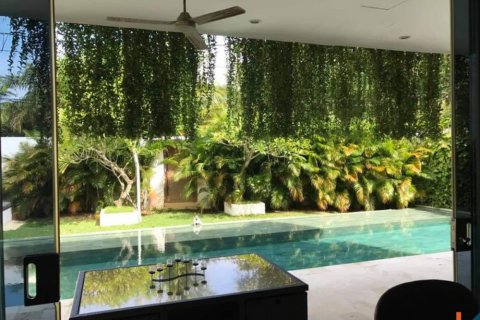3 bedrooms Villa in Tibubeneng, Badung, Indonesia No. 11644 5