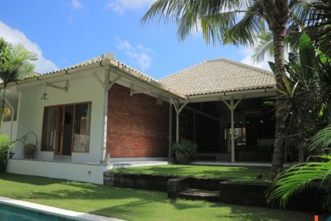 3 bedrooms Villa in Denpasar, Indonesia No. 11643 5