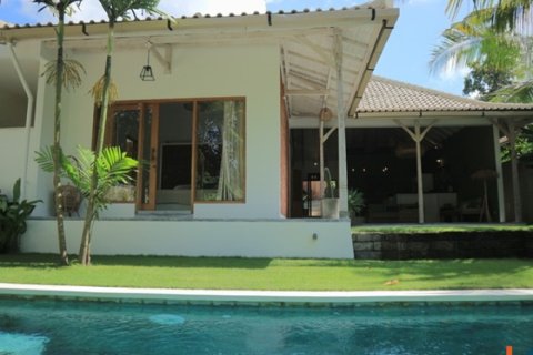 3 bedrooms Villa in Denpasar, Indonesia No. 11643 10