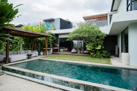 5 bedrooms Villa in Kuta, Badung, Indonesia No. 10725