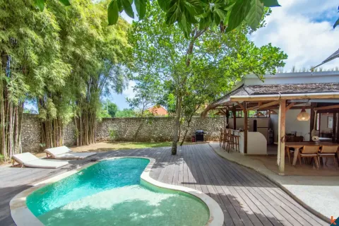 3 bedrooms Villa in Kuta, Badung, Indonesia No. 10728 2