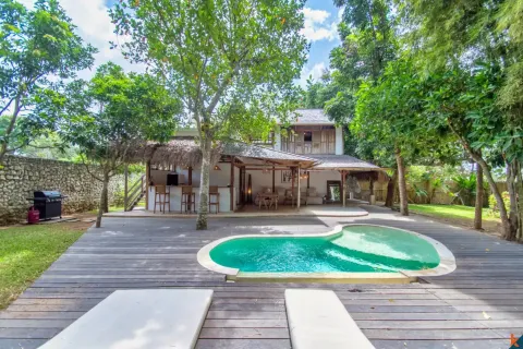 3 bedrooms Villa in Kuta, Badung, Indonesia No. 10728