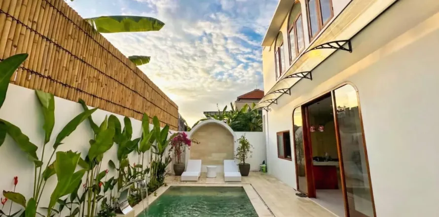 3 bedrooms Villa in Jimbaran, Badung, Indonesia No. 10453