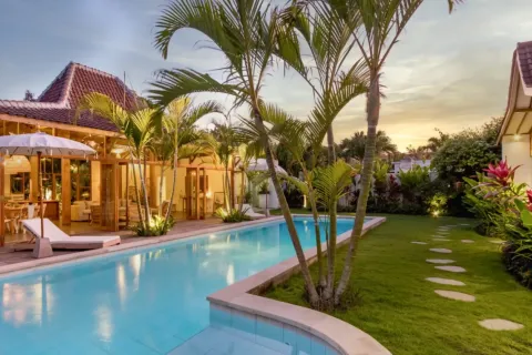 4 bedrooms Villa in Kerobokan, Badung, Indonesia No. 10457