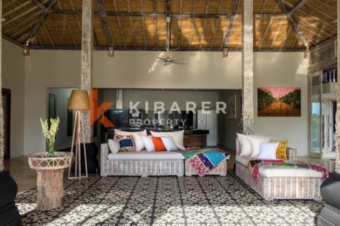 3 bedrooms Villa in Tibubeneng, Badung, Indonesia No. 12725 3